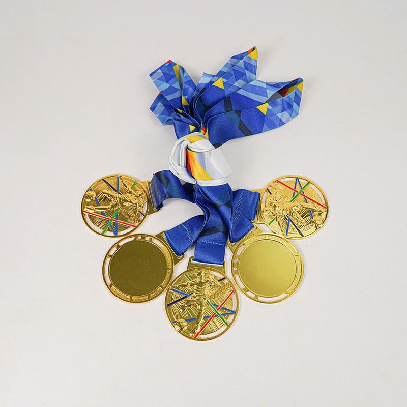 Huy_Chuong_Hinh_Cau_Thu_Vang