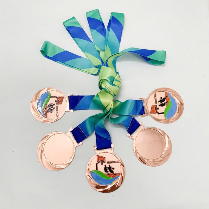 Huy_chuong_Bong_ro_iWin_Dong