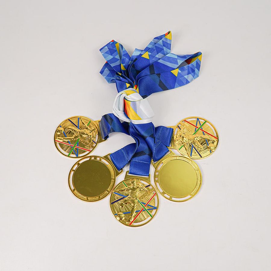 Huy_chuong_Qua_Bong_iWin_Vang