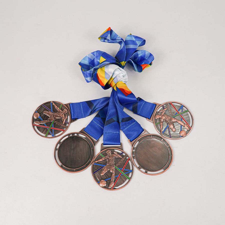 Huy_chuong_Qua_Bong_iWin_Dong