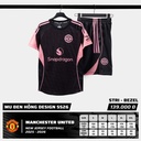 Quan_ao_Strivend_MU_Design_Den_Hong