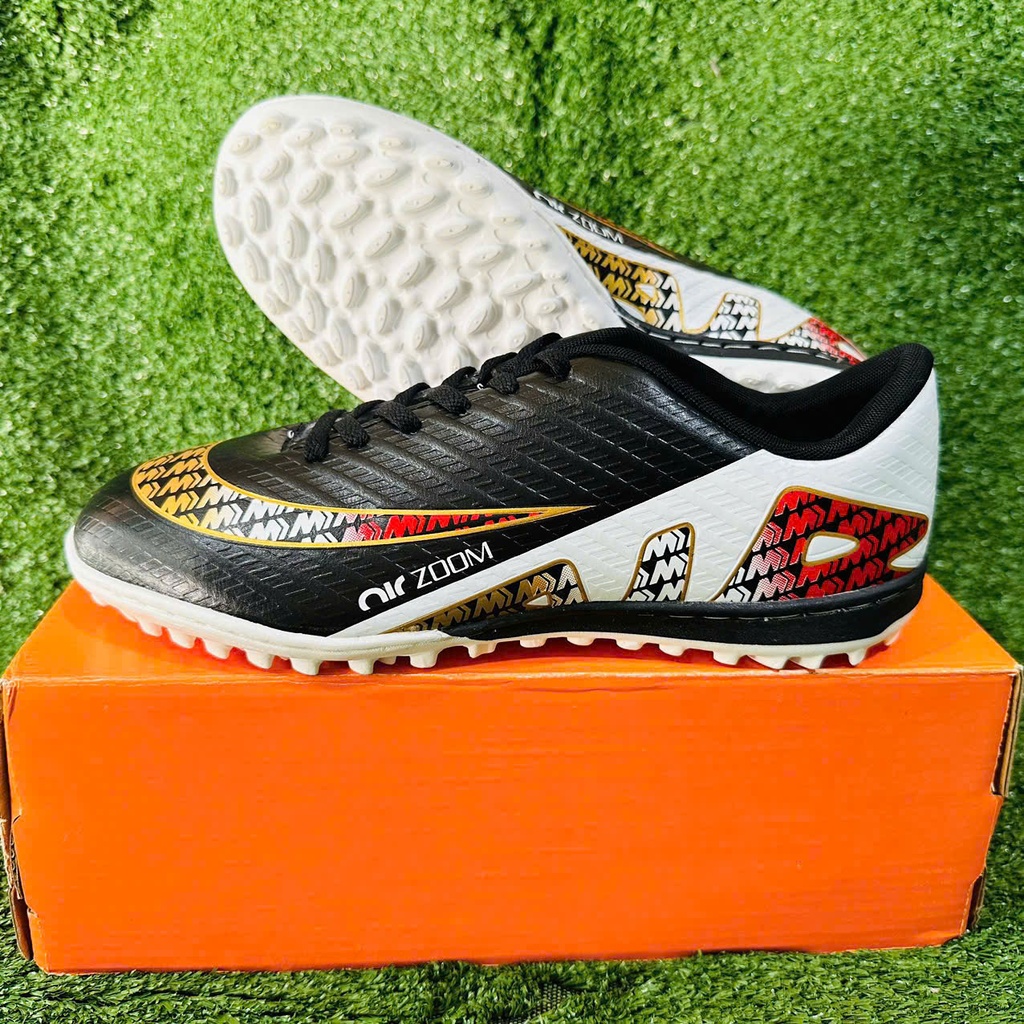 Giay_Air_Zoom_Design_Den_Trang