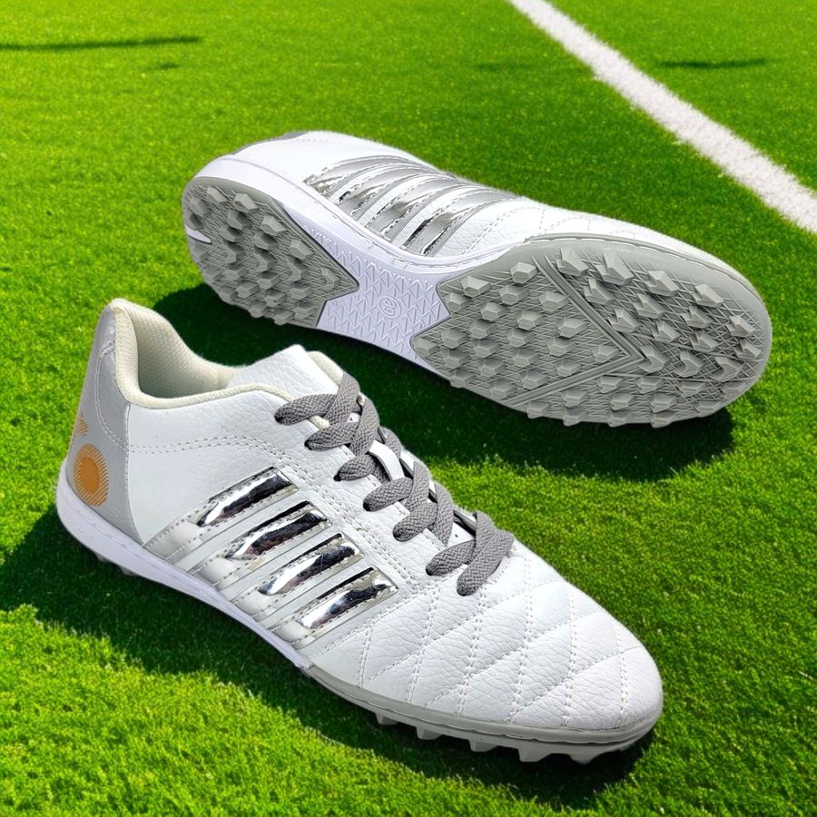 Giay_4_Soc_11_Pro_Peace_Trang_Bac