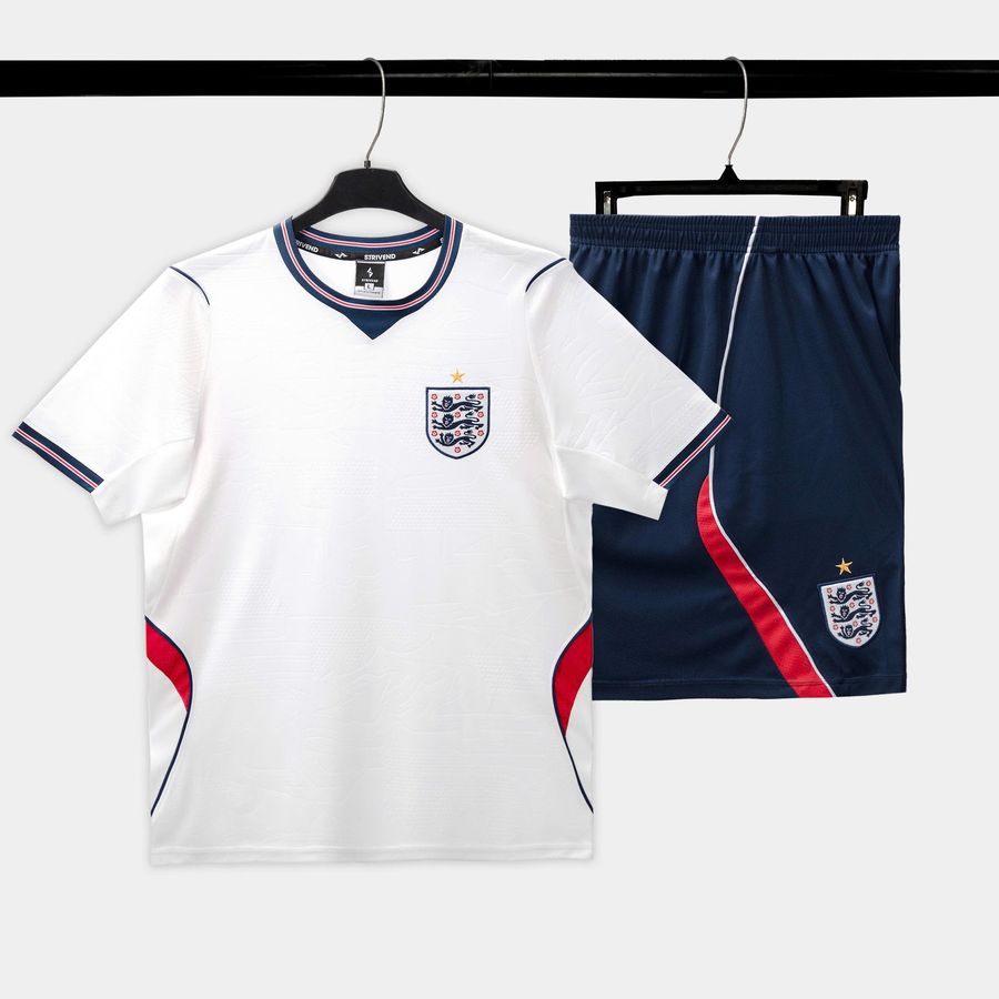 Quan_ao_Strivend_Anh_WC26_Trang